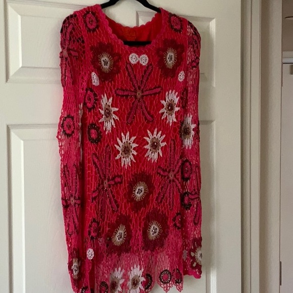 Top - Picture 2 of 2